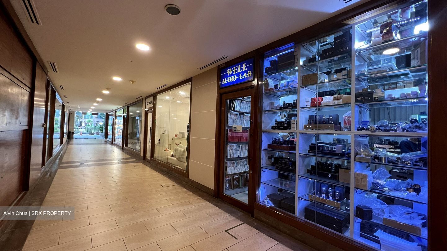 Burlington Square (D7), Retail #557526721